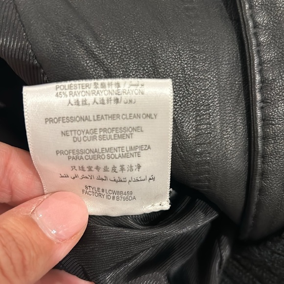 EUC BCBG Viggo Black Leather and Knit Vest size medium - Picture 14 of 15